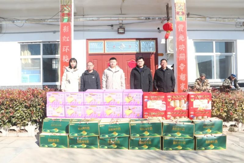 新春走基層 情暖敬老院｜中威集團春節前夕赴趙堤鎮敬老院和白莊村開展敬老慰問活動